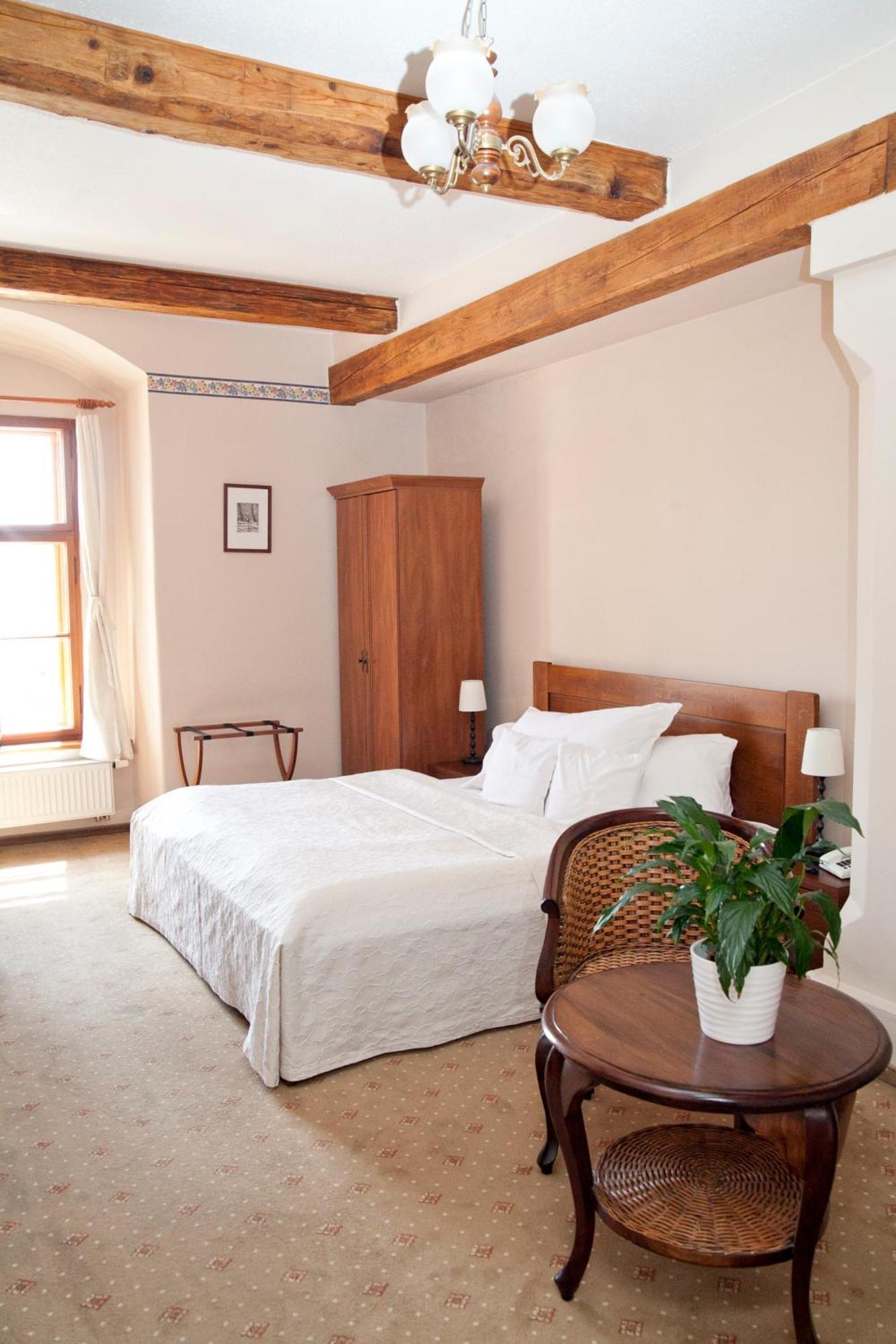 Hotel U Zlateho Lva Havlickuv Brod Exterior photo